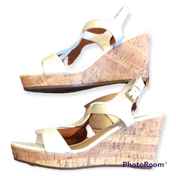 Coach and Four Shoes - Coach and Four Womans White Wedges Size 9